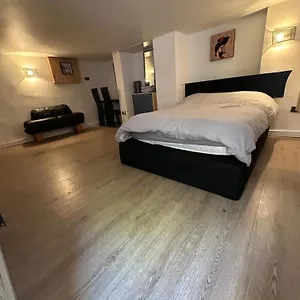 Apartment Budget, Leeds (West Yorkshire)